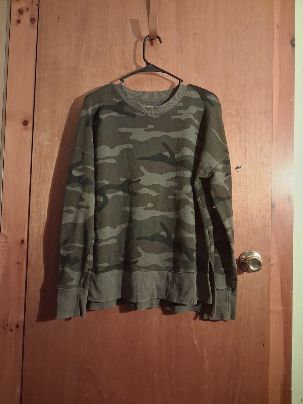 Time and Tru Olive Green Camo Crewneck Sweatshirt